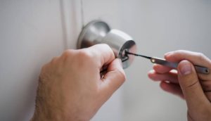 retirer une clef cassée dans la serrure