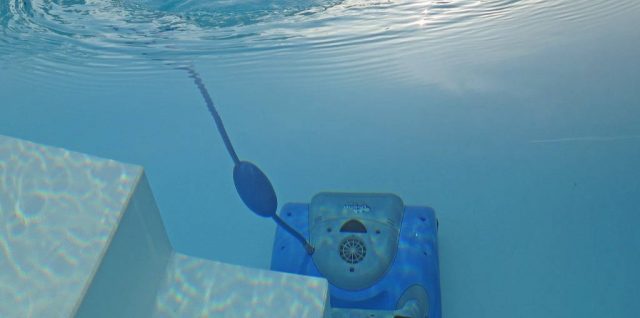 Robot nettoyeur de piscine