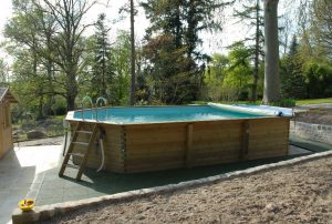 Piscine hors sol avec couverture