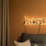 Le néon : l'accessoire lumineux parfait pour transformer votre intérieur