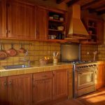 Moderniser une cuisine rustique en chêne