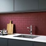 Revêtement mural de cuisine pratique et esthétique