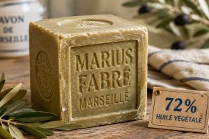 Comment reconnaître un vrai savon de Marseille ? Découvrez ses caractéristiques : 72 % d'huile végétale, sans additifs chimiques